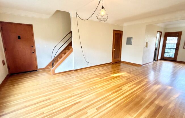 Modern Comfort in the Heart of Hosford Abernethy!