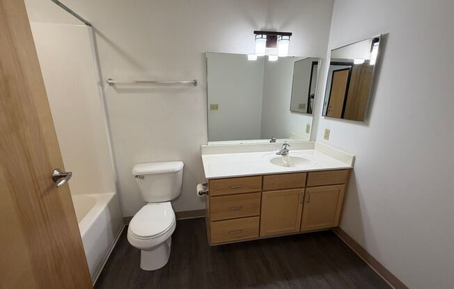 1 bed, 1 bath, 637 sqft, $1,500, Unit 606