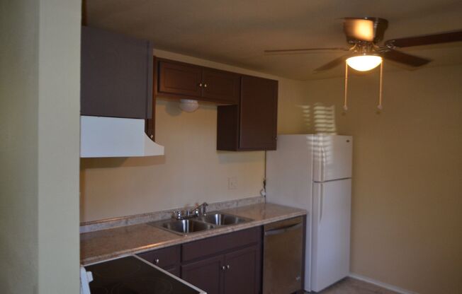 2 beds, 1 bath, 768 sqft, $675, Unit A - 137