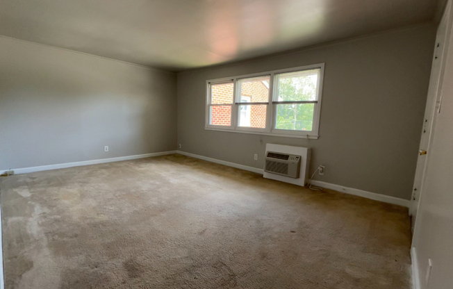 709 Daniels St Apt C