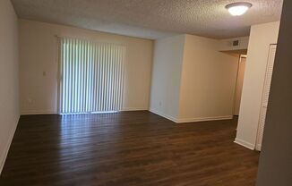 2 beds, 1 bath, $1,100