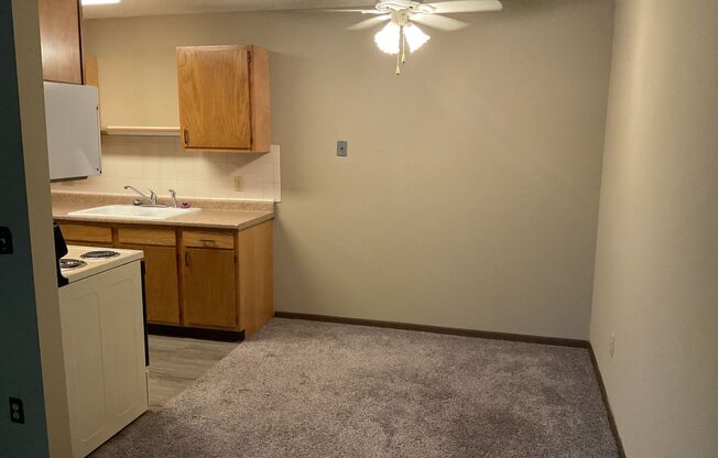 1 bed, 1 bath, 600 sqft, $1,099, Unit 111