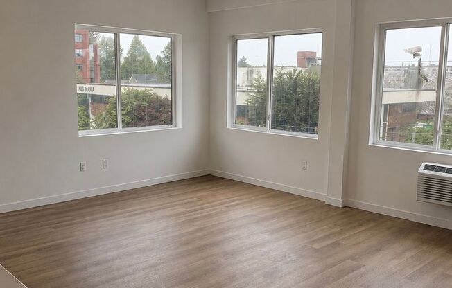 1 bed, 1 bath, 751 sqft, $1,525, Unit 124