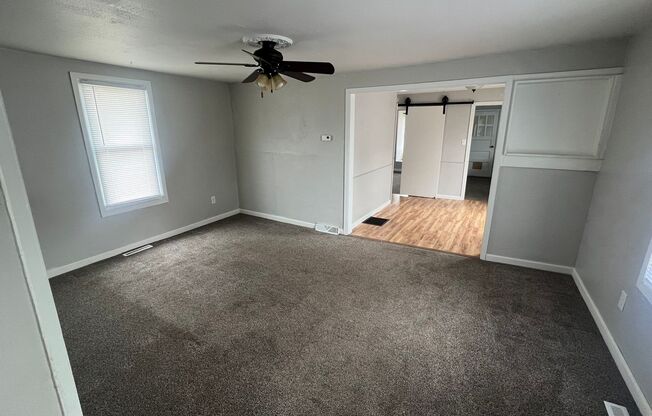 2 beds, 1 bath, $1,095