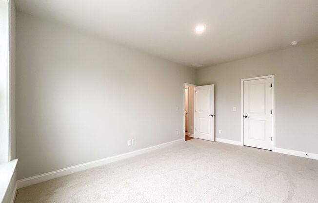 3 beds, 2.5 baths, $2,800
