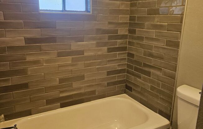 1 BEDROOM AT 3RD AVE/CAMELBACK