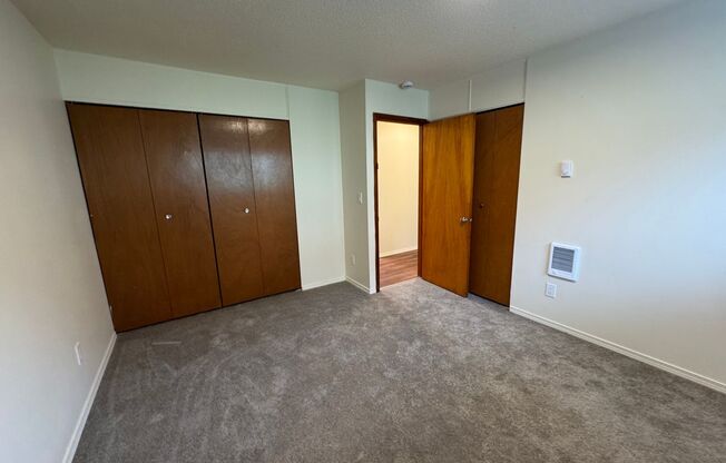 2 beds, 1 bath, 740 sqft, $1,525, Unit 10