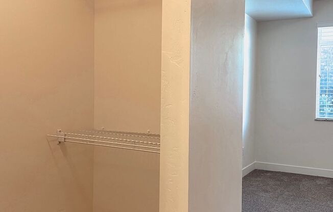 1 bed, 1 bath, 705 sqft, $1,175, Unit 319