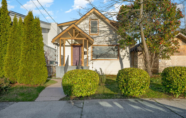 8040 16 AVE NE