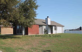 3 beds, 2 baths, $1,275