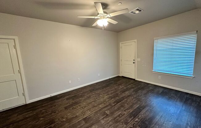 Cute 2 bed 2 bath duplex in NW OKC