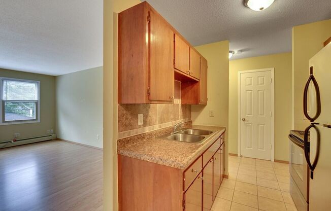 1 bed, 1 bath, 605 sqft, $1,000, Unit 114u