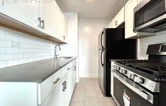 Studio, 1 bath, $2,600, Unit B17B