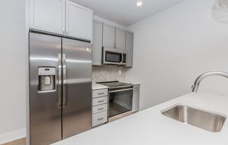 1 bed, 1 bath, 780 sqft, $2,751, Unit Apt # 413