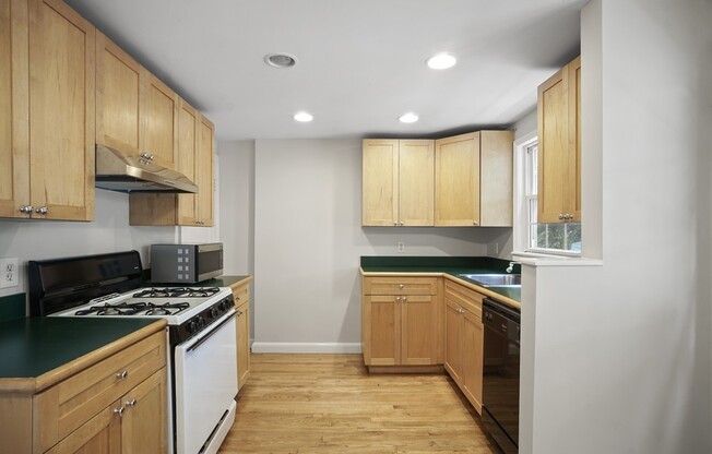 37 REGENT RD
