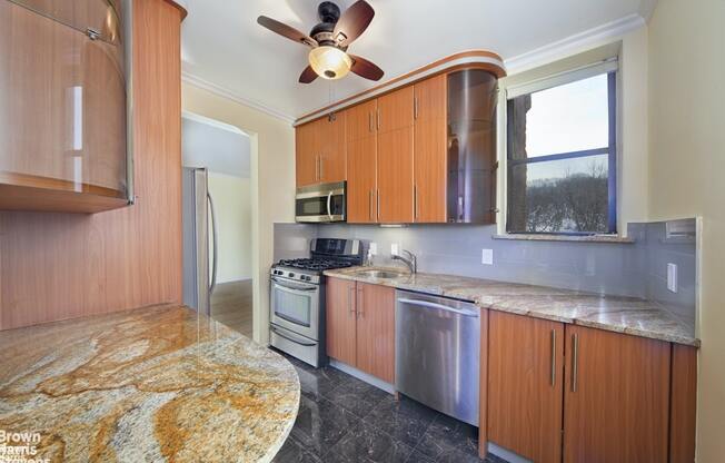 137 CENTRAL PARK N