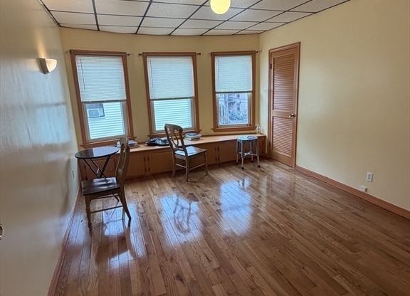 4 beds, 1 bath, 1,500 sqft, $2,800, Unit 2