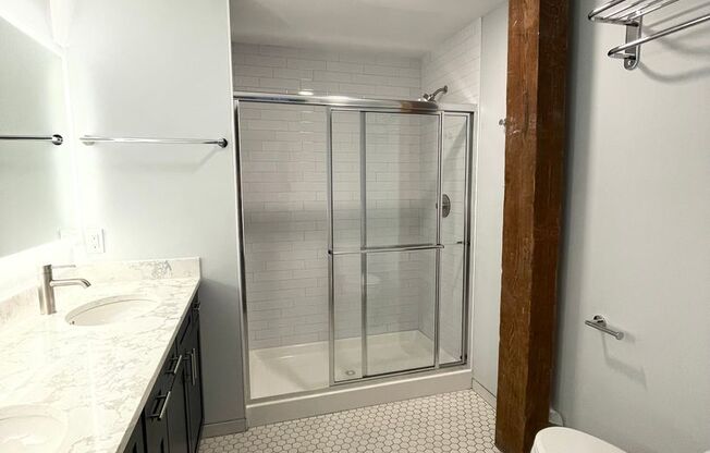 2 beds, 2 baths, 893 sqft, $2,300, Unit 123-318