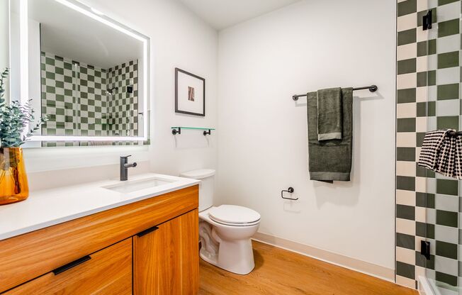 2 beds, 2 baths, 817 sqft, $4,005, Unit 212