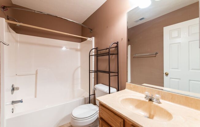 2 beds, 1.5 baths, $1,295, Unit Unit 203