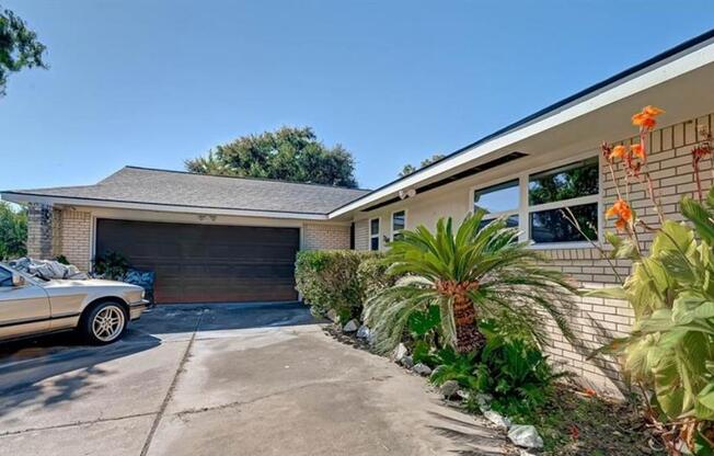 7614 BARBERTON DR