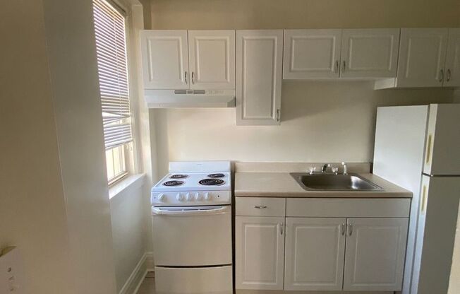 2 beds, 1 bath, 1,050 sqft, $2,025, Unit 806
