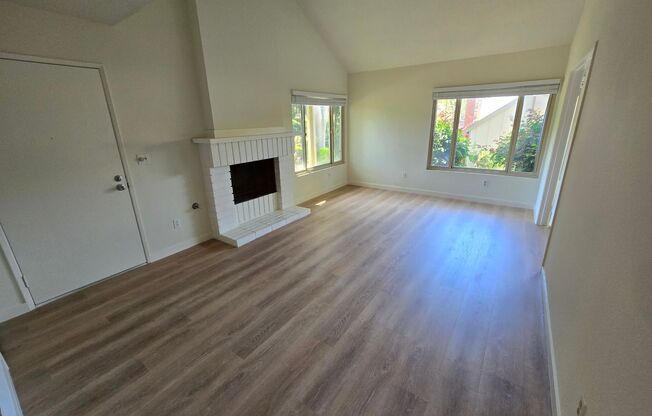 Charming Detached 3bd/2ba Home in Villa Portofino Complex!