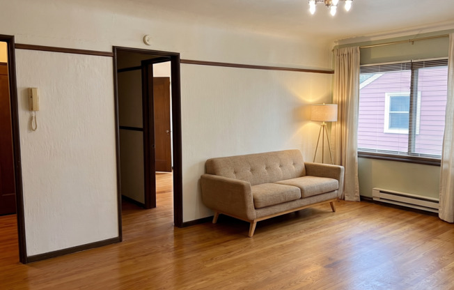 1 bed, 1 bath, 702 sqft, $1,645, Unit 0204