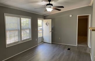 3 beds, 2 baths, $1,300