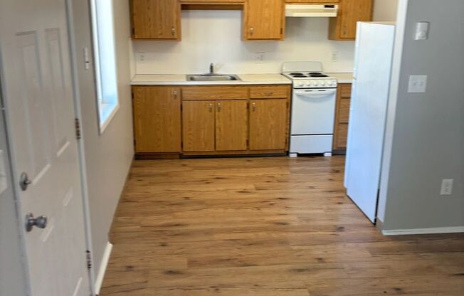 2 beds, 1 bath, 763 sqft, $1,350, Unit 2428-02