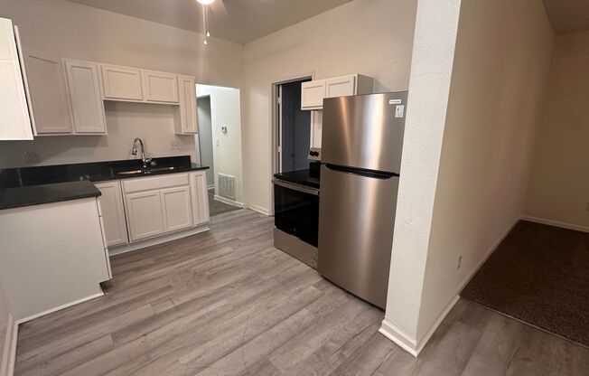 2 beds, 2 baths, $950