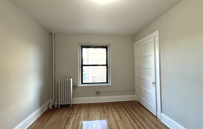 1 bed, 1 bath, 700 sqft, $2,200, Unit 11