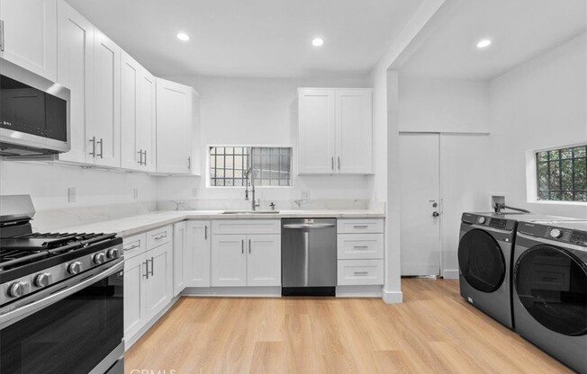 608 N BONNIE BRAE ST