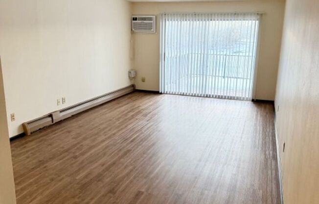 2 beds, 2 baths, 1,050 sqft, $1,250, Unit 7700-104