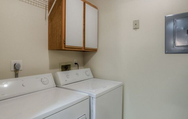 2 beds, 2 baths, $1,210, Unit 02