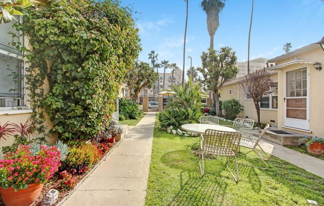 Washington Blvd. Marina Apartments - near Abbot Kinney!
