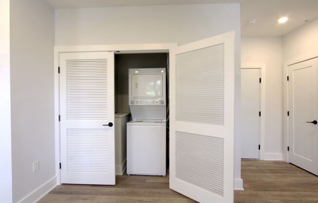 1 bed, 1 bath, 621 sqft, $1,535, Unit 303
