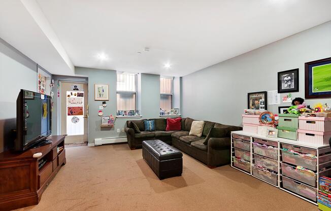 316 W 116 ST