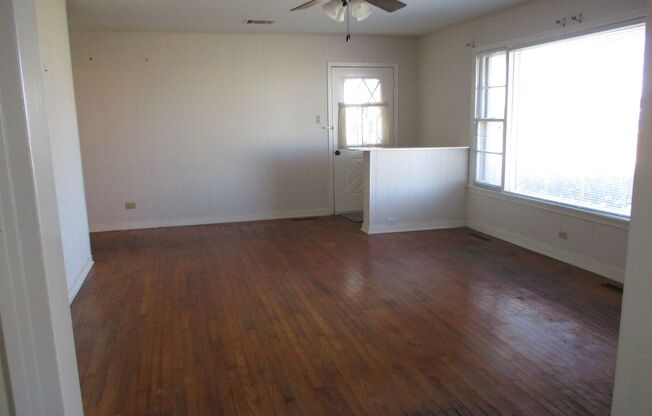 $1800 - 3/2 Country Home Close to Downtown Royse City