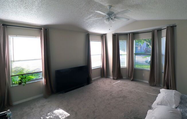 3 beds, 1 bath, $1,800