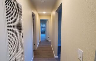 2 beds, 1 bath, 900 sqft, $2,200, Unit 2