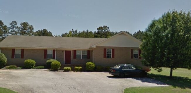 PRE LEASING AUGUST 2026!