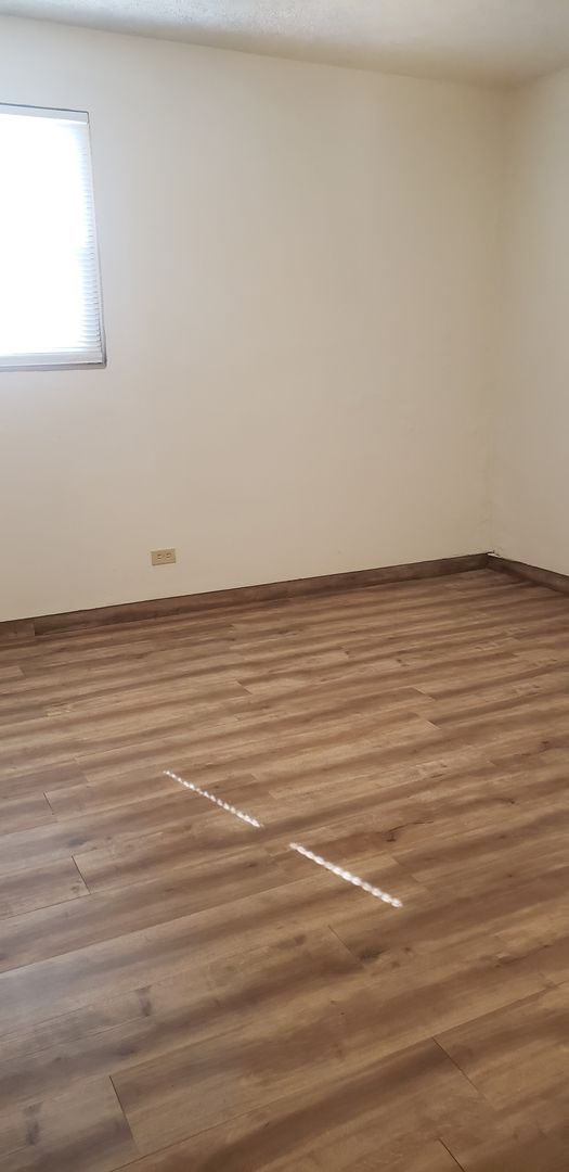 2 bedroom 1 bath duplex Available June 20th Spokane Valley