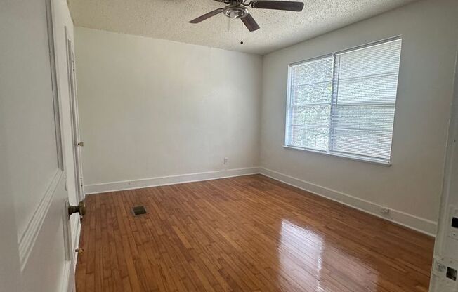 2 beds, 1 bath, 1,000 sqft, $1,350, Unit S732-1