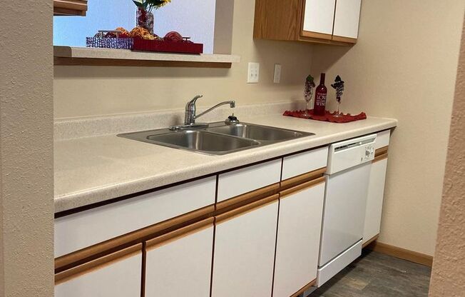 2 beds, 2 baths, 880 sqft, $1,395, Unit 2113-305