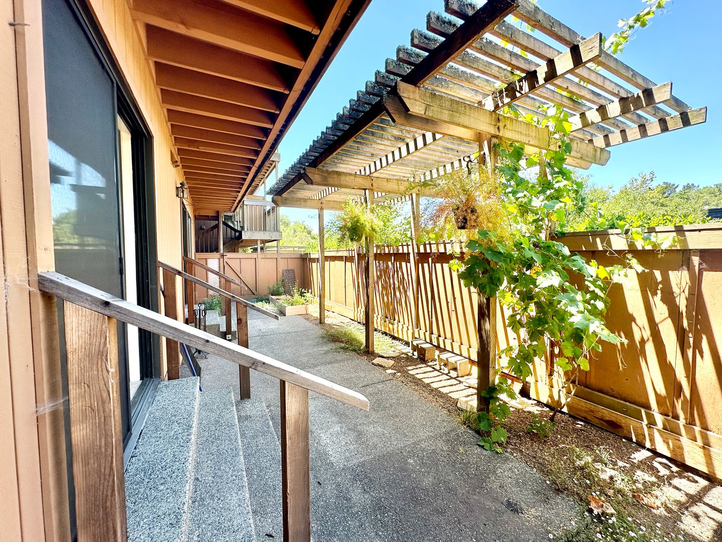 1-35 Birdsnest Court