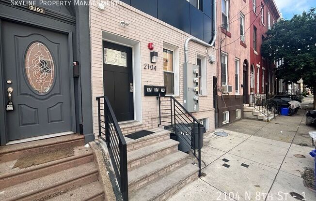 2104 N 8 ST