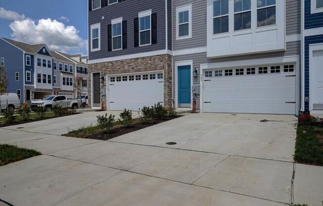 **Spacious 4-Bedroom Townhome in Middletown, DE**