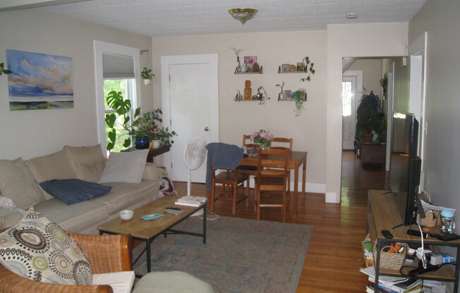 164 WILLOW AVE