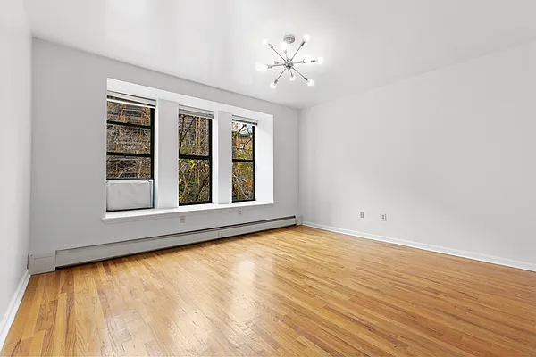 105 W 136 ST